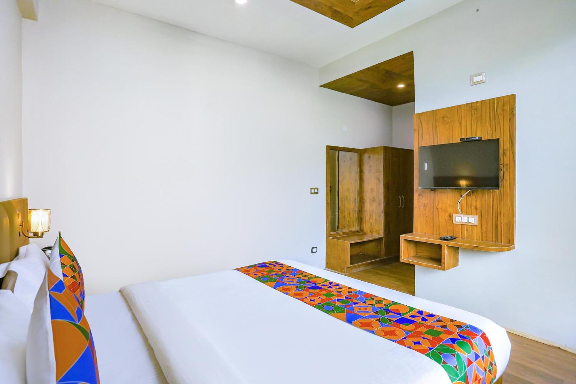 Fabhotel Outhills Маналі Екстер'єр фото